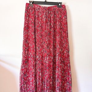 Midi length pleated skirt for summer